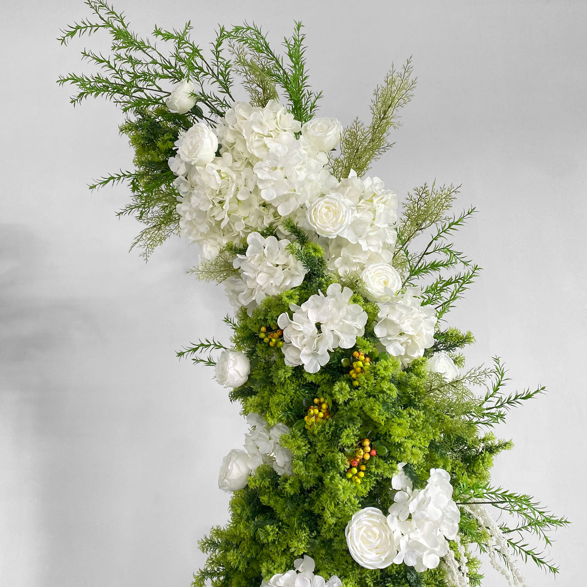 aliflowers-white-hydrangea-green-plant-flower-decoration-wedding-background-horn-arch